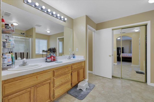 407 Whiterock Dr, Yuba City, CA 95991