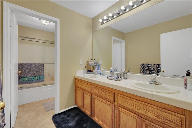 407 Whiterock Dr, Yuba City, CA 95991