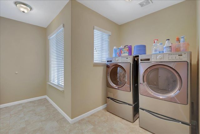 407 Whiterock Dr, Yuba City, CA 95991