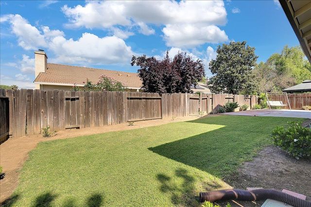 407 Whiterock Dr, Yuba City, CA 95991