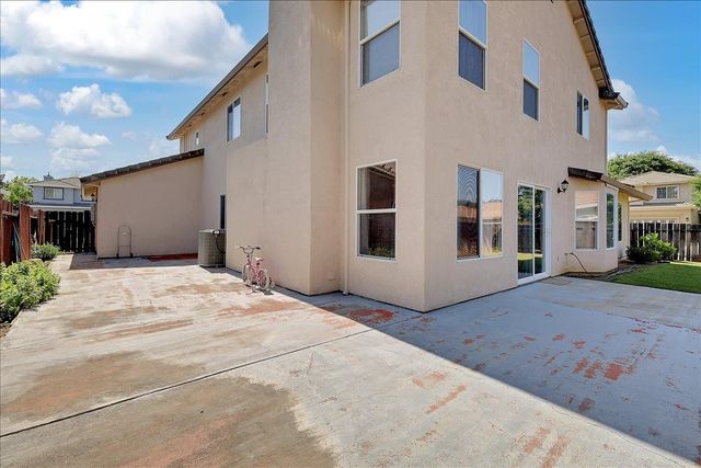 407 Whiterock Dr, Yuba City, CA 95991