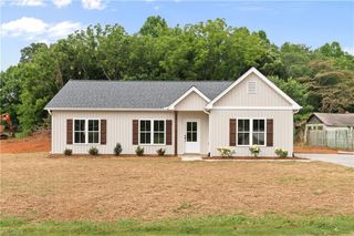 7956 Glade Street, Rural Hall, NC 27045