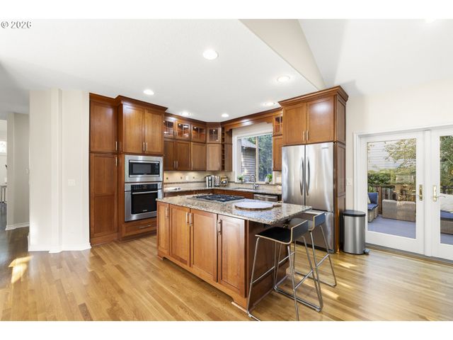 19775 SPRING RIDGE Dr, West Linn, OR 97068