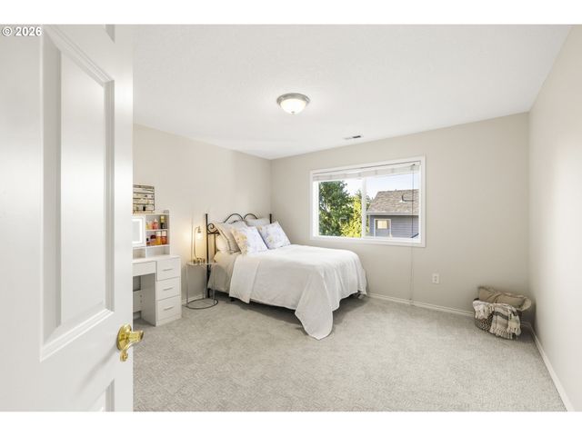 19775 SPRING RIDGE Dr, West Linn, OR 97068