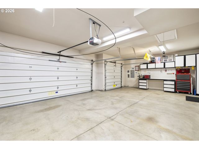 19775 SPRING RIDGE Dr, West Linn, OR 97068