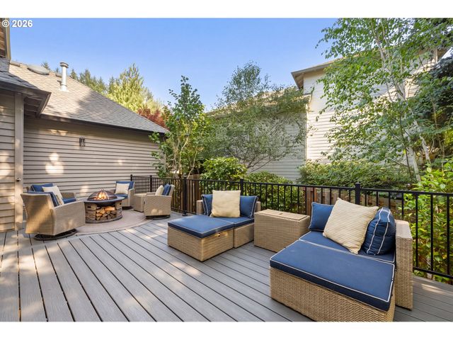 19775 SPRING RIDGE Dr, West Linn, OR 97068