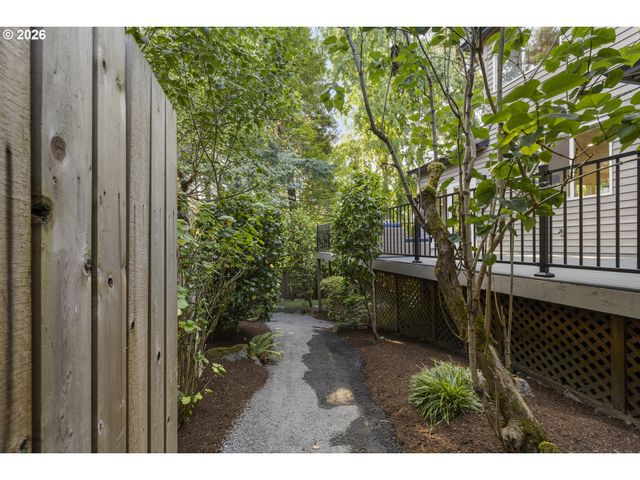 19775 SPRING RIDGE Dr, West Linn, OR 97068