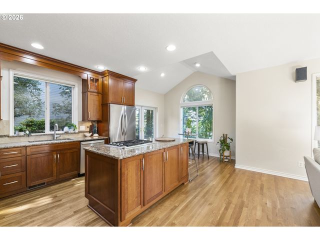 19775 SPRING RIDGE Dr, West Linn, OR 97068