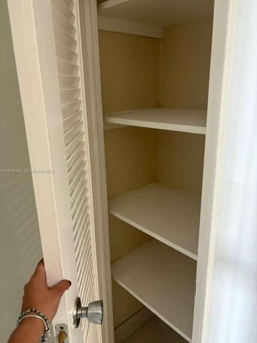 19390 Collins Ave PH-11, Sunny Isles Beach, FL 33160