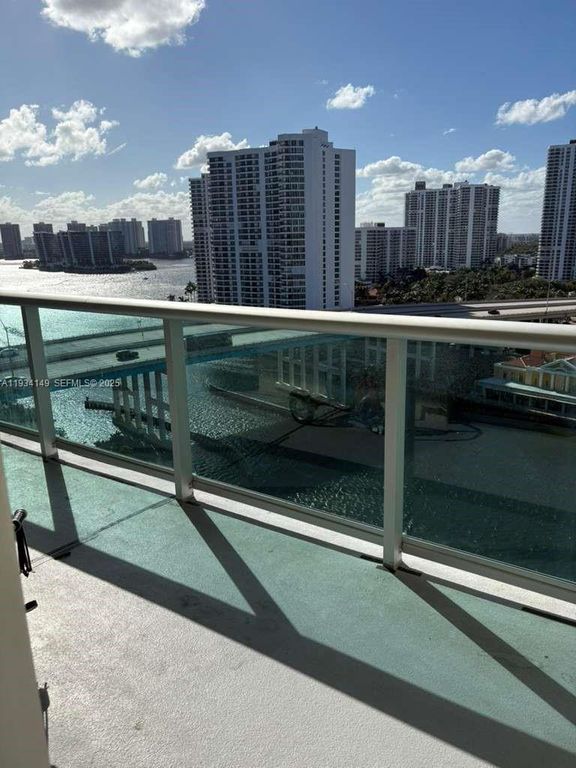 19390 Collins Ave PH-11, Sunny Isles Beach, FL 33160