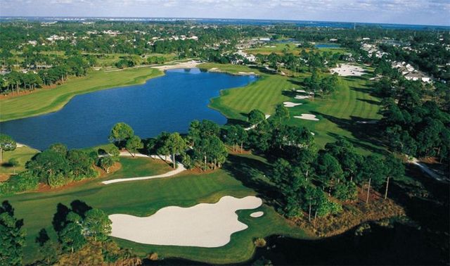720 Lake Orchid Circle 202, Vero Beach, FL 32962