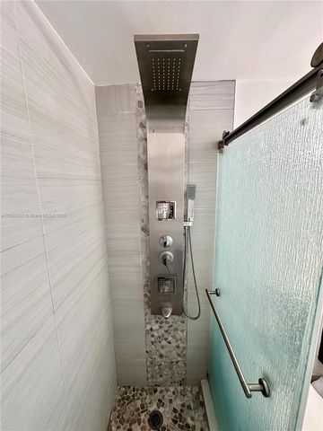 999 Brickell Bay Dr 709, Miami, FL 33131