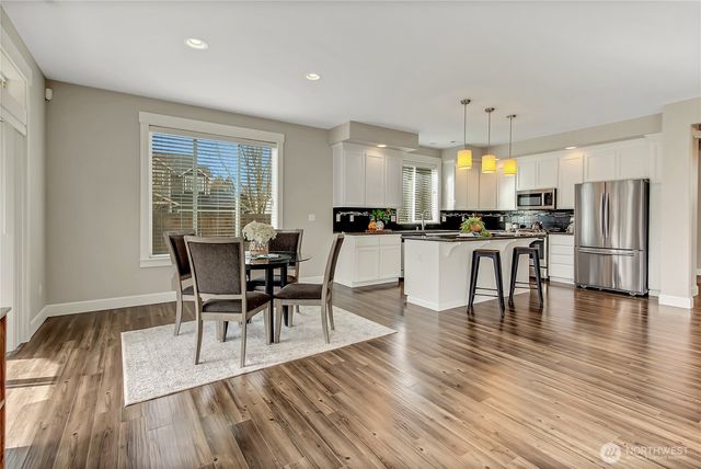 14925 Benton Loop, Sumner, WA 98390