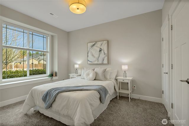 14925 Benton Loop, Sumner, WA 98390