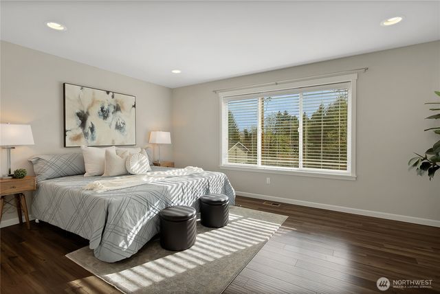 14925 Benton Loop, Sumner, WA 98390