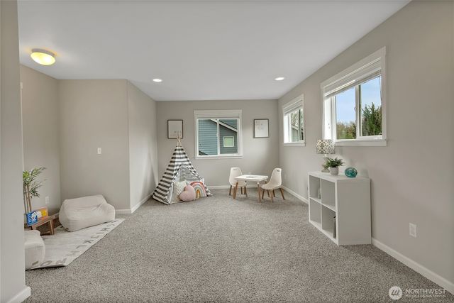 14925 Benton Loop, Sumner, WA 98390