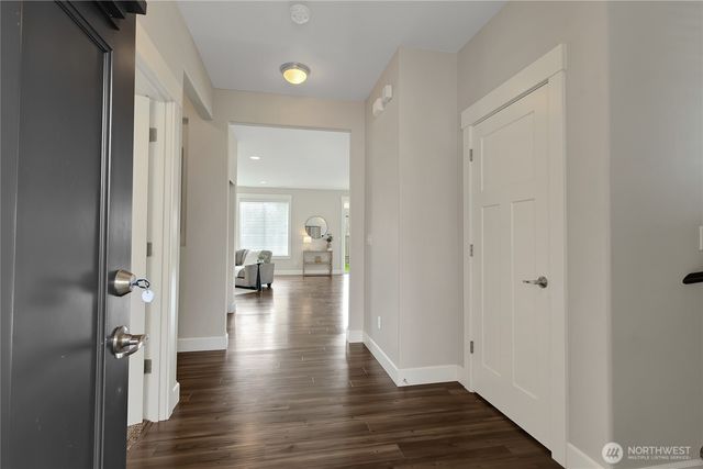 14925 Benton Loop, Sumner, WA 98390