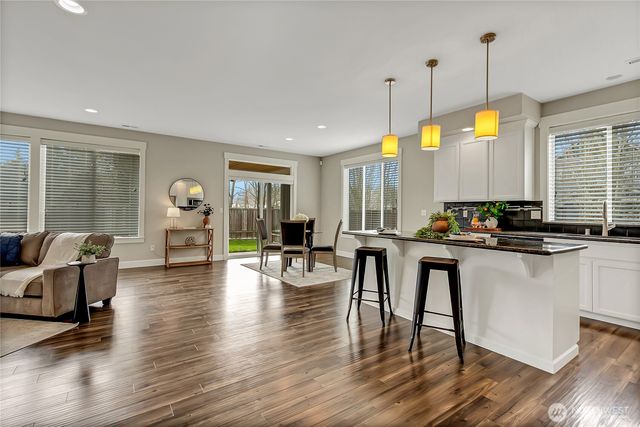 14925 Benton Loop, Sumner, WA 98390