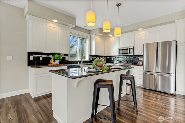 14925 Benton Loop, Sumner, WA 98390