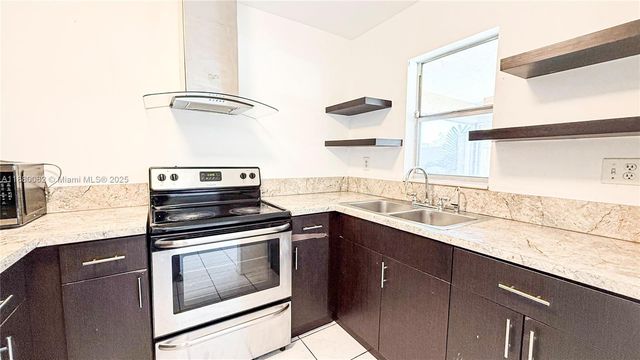 3200 NW 5th Ter 8, Pompano Beach, FL 33064