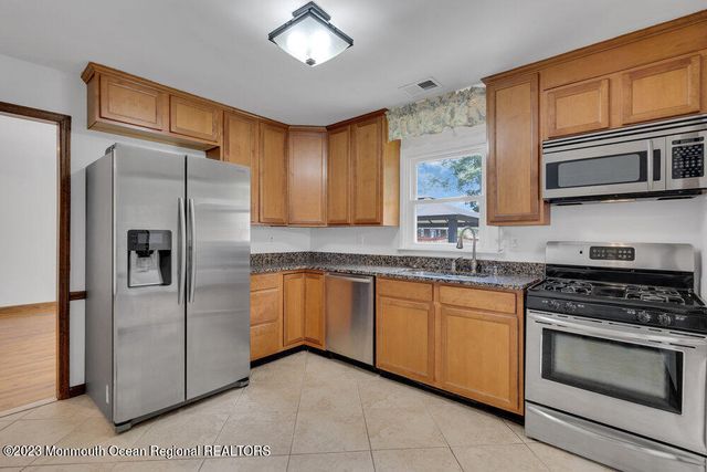 802 Laura Herbert Drive, Point Pleasant, NJ 08742