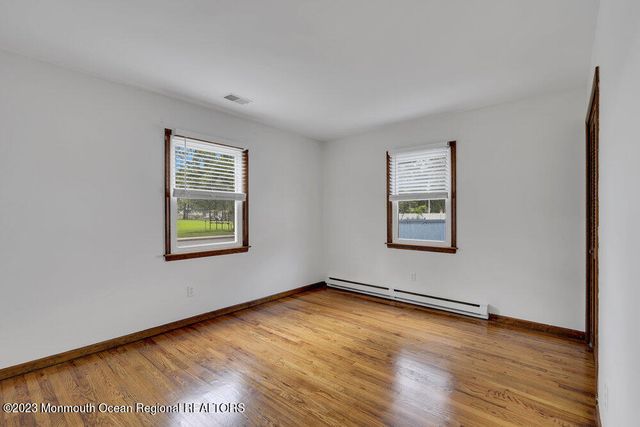802 Laura Herbert Drive, Point Pleasant, NJ 08742