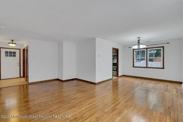 802 Laura Herbert Drive, Point Pleasant, NJ 08742