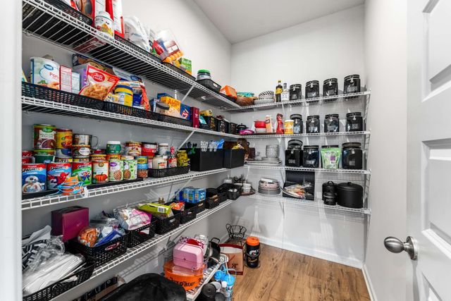 807 Cawthorn Ln, Mount Juliet, TN 37122