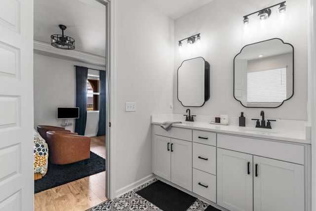 807 Cawthorn Ln, Mount Juliet, TN 37122