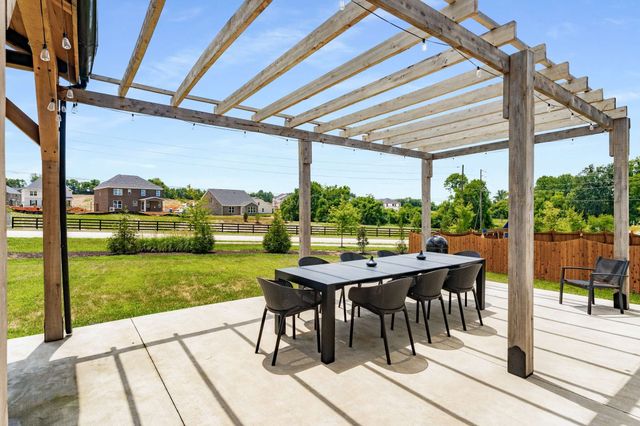 807 Cawthorn Ln, Mount Juliet, TN 37122