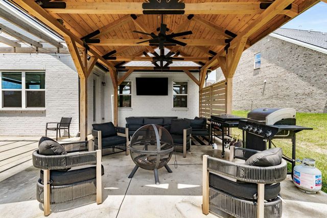 807 Cawthorn Ln, Mount Juliet, TN 37122