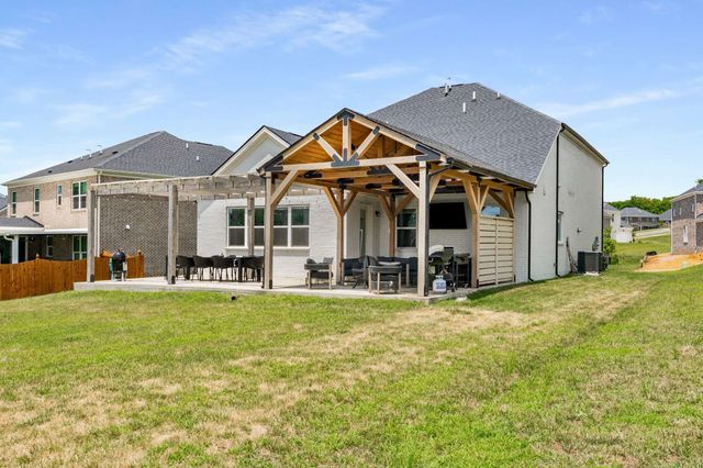 807 Cawthorn Ln, Mount Juliet, TN 37122