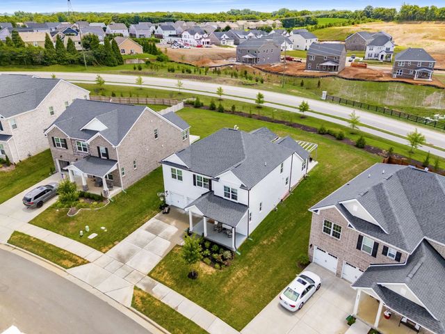 807 Cawthorn Ln, Mount Juliet, TN 37122