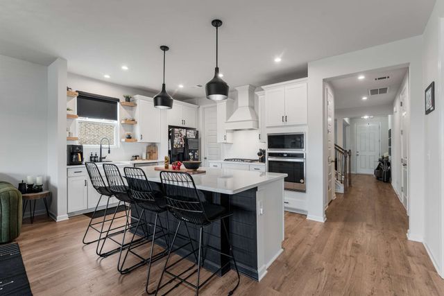 807 Cawthorn Ln, Mount Juliet, TN 37122