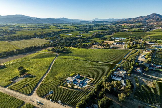 1095 Hardman Ave, Napa, CA 94558