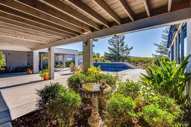 1095 Hardman Ave, Napa, CA 94558