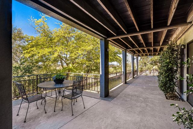 1095 Hardman Ave, Napa, CA 94558