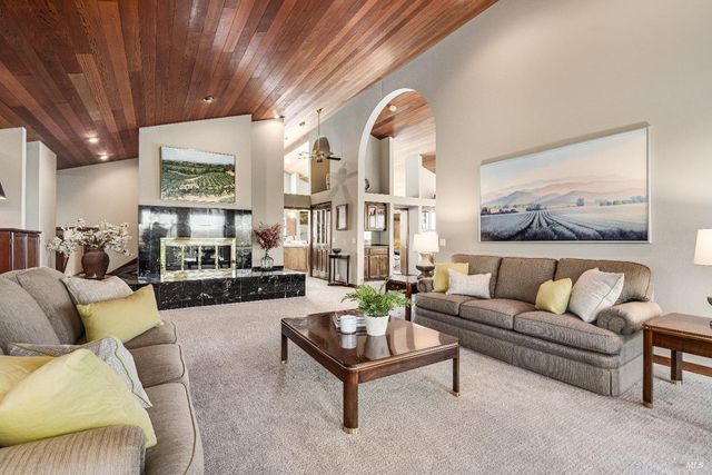 1095 Hardman Ave, Napa, CA 94558