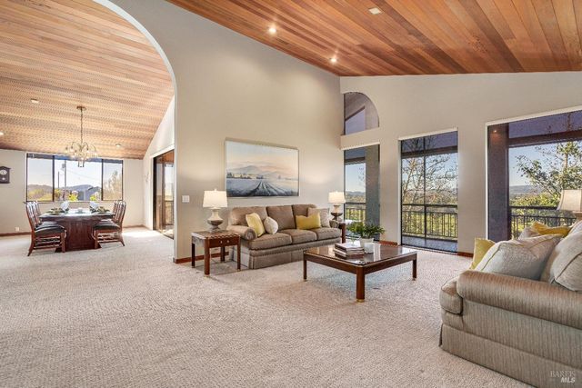 1095 Hardman Ave, Napa, CA 94558