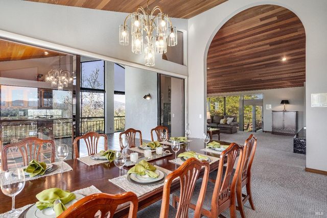 1095 Hardman Ave, Napa, CA 94558