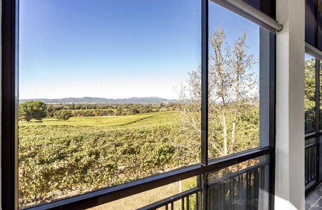 1095 Hardman Ave, Napa, CA 94558