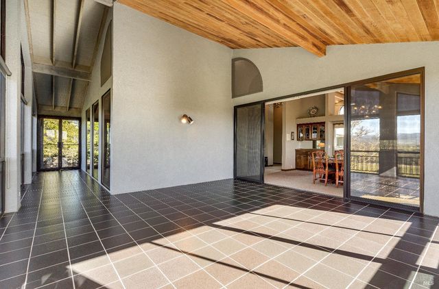 1095 Hardman Ave, Napa, CA 94558