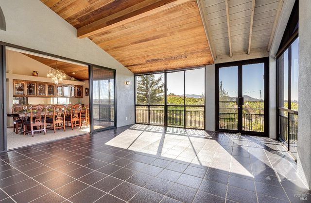 1095 Hardman Ave, Napa, CA 94558