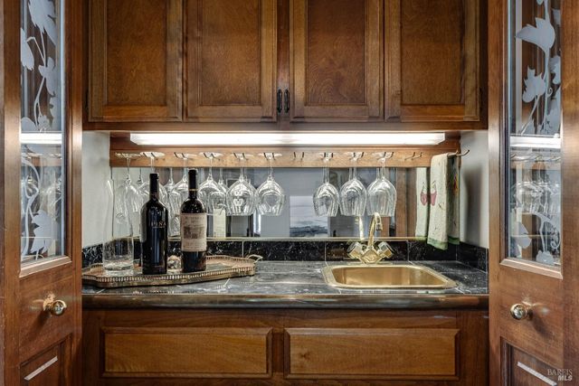 1095 Hardman Ave, Napa, CA 94558