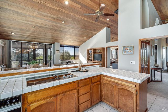 1095 Hardman Ave, Napa, CA 94558