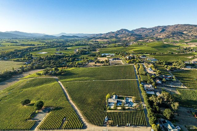 1095 Hardman Ave, Napa, CA 94558