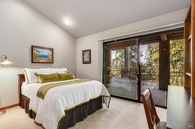 1095 Hardman Ave, Napa, CA 94558