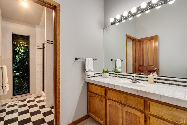 1095 Hardman Ave, Napa, CA 94558