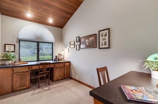 1095 Hardman Ave, Napa, CA 94558