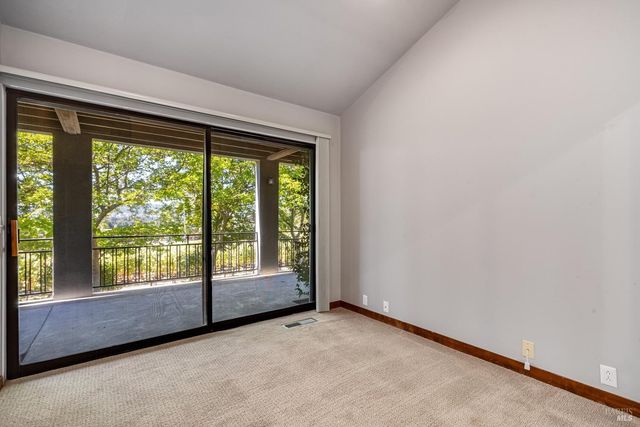 1095 Hardman Ave, Napa, CA 94558